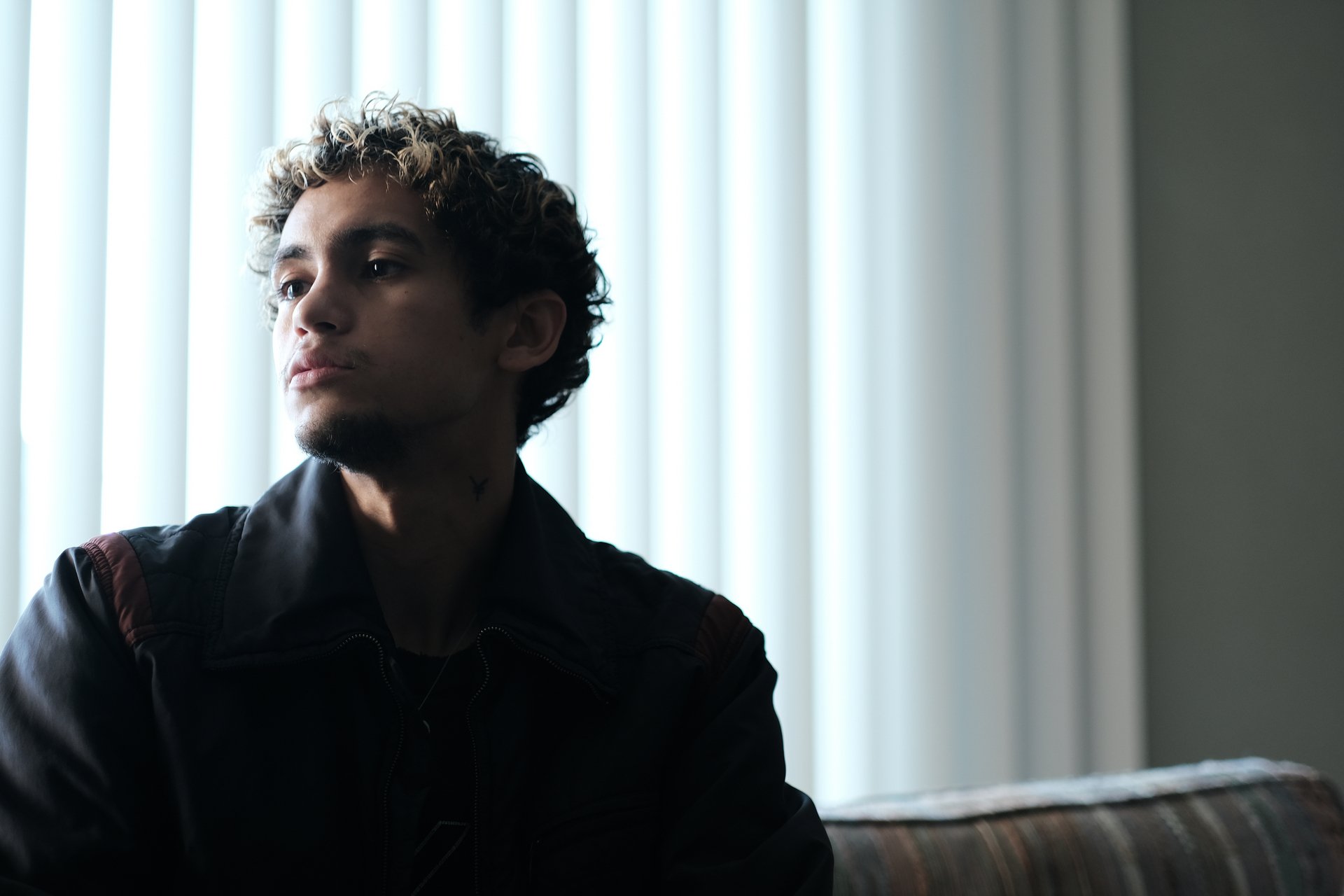 Elliot (Dominic Fike) in the 'Euphoria' Season 2 episode 'Stand Still Like the Hummingbird'