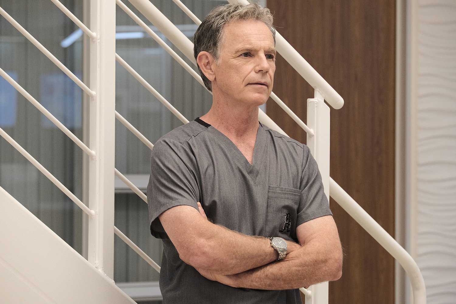 Bruce Greenwood as Dr Randolph Bell in The Resident