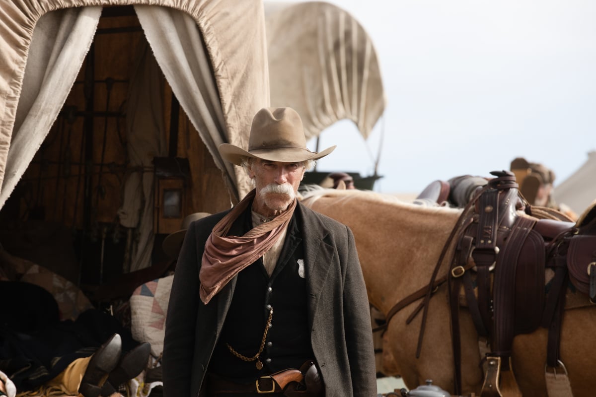 '1883' star Sam Elliott leads a stagecoach caravan