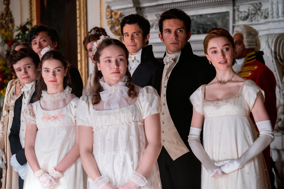 Gregory, Hyacinth, Francesca, Benedict, Anthony and Daphne Bridgerton in season 2 episode 1.