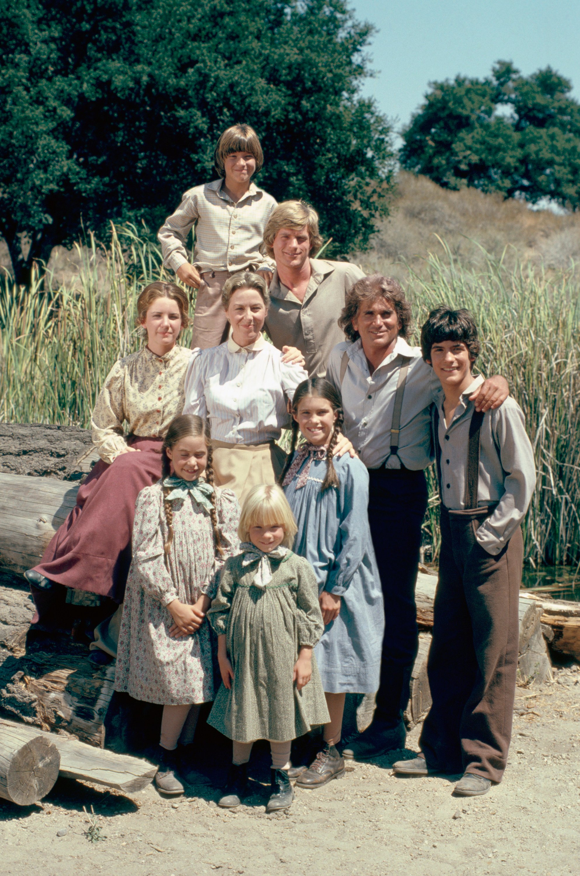 Cast of 'Little House on the Prairie': (top, l-r) Jason Bateman, Dean Butler, (center, l-r) Melissa Gilbert, Karen Grassle, Michael Landon, Matthew Laborteaux,(front, l-r) Missy Francis, Wendi/Brenda Turnbaugh, Lindsay/Sidney Greenbush