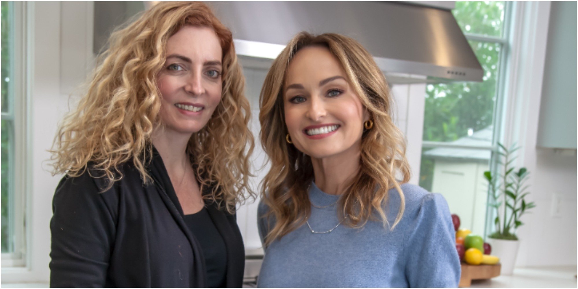 Chiara Tilesi and Giada De Laurentiis on the set of One of Us.