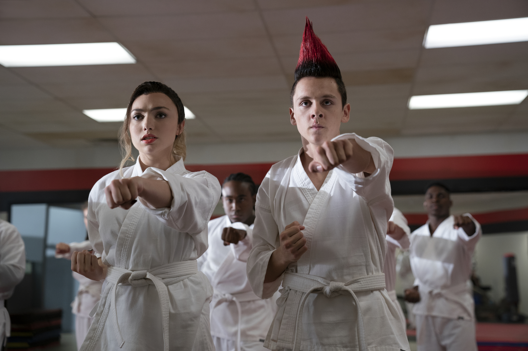 'Cobra Kai': Peyton List, Jacob Bertrand practice punches in the dojo