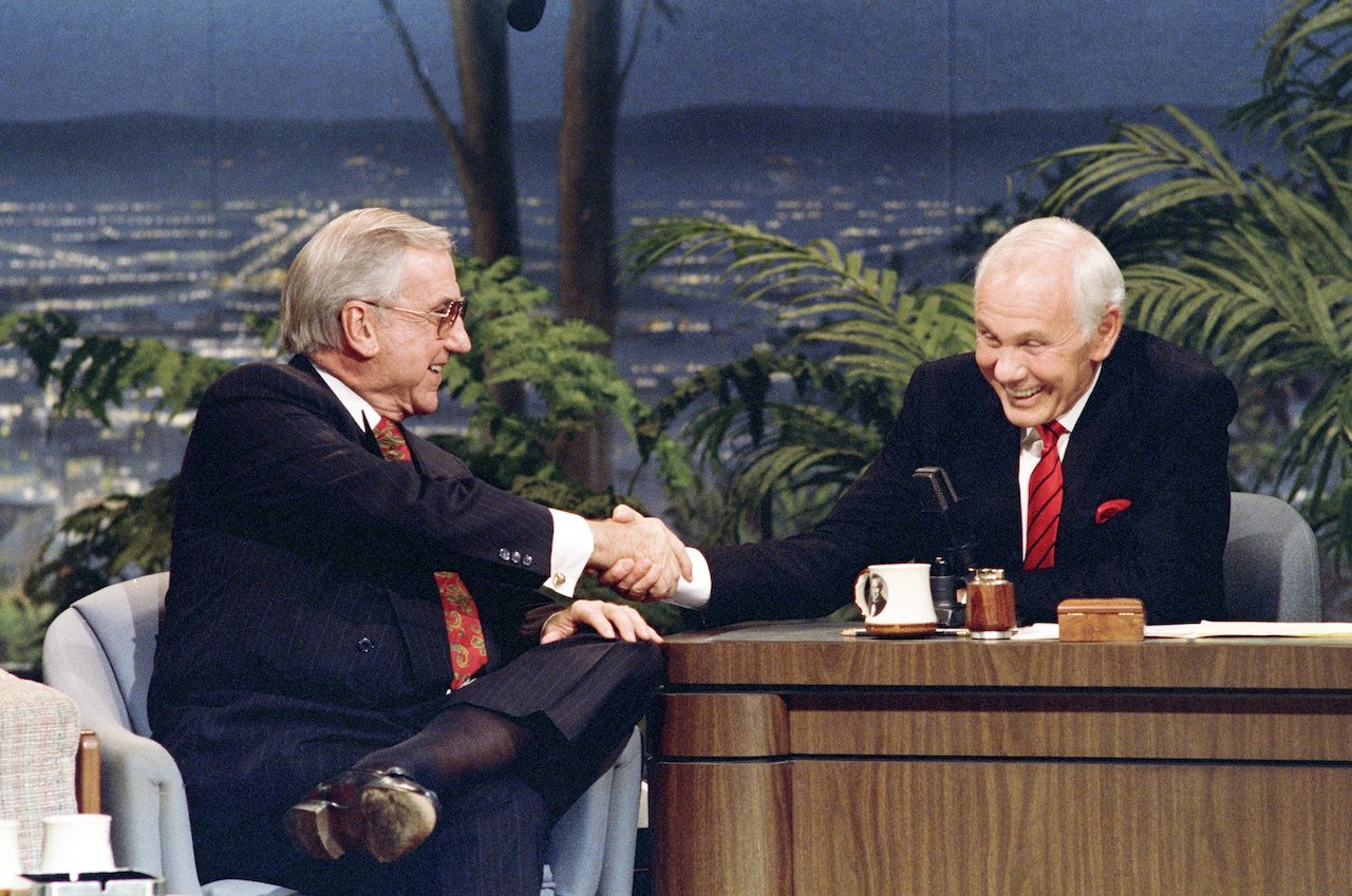Ed McMahon and Johnny Carson shake hands on their final episode of 'The Tonight Show' in 1992