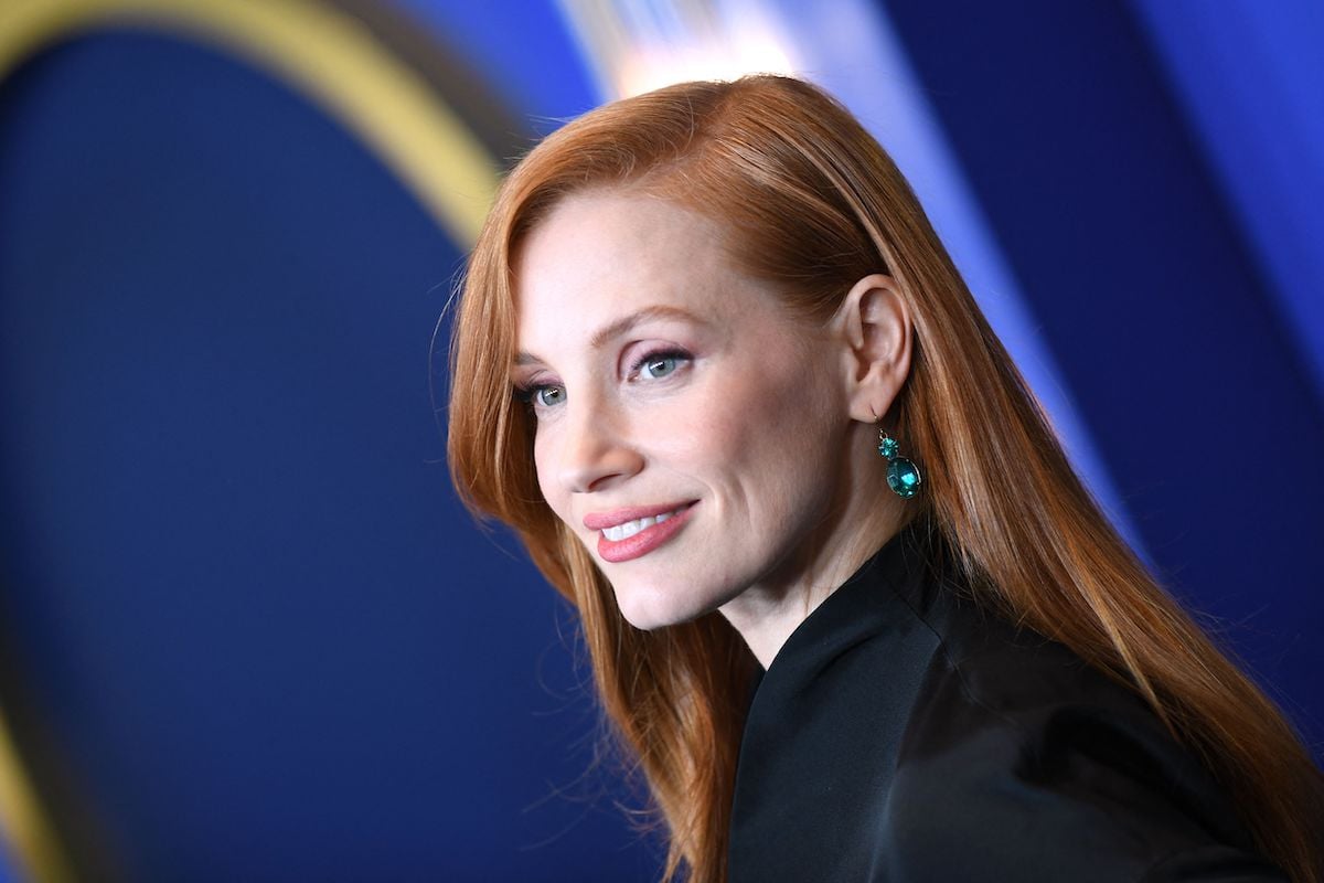 Jessica Chastain wears black and poses on the red carpet