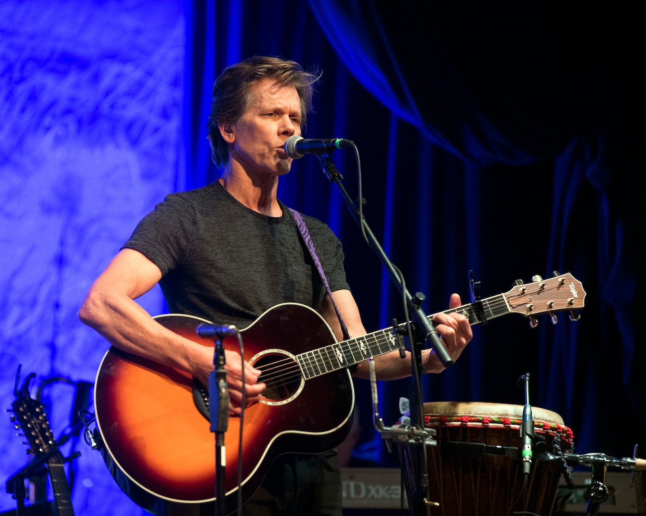 Kevin Bacon performing in New York City in 2019.