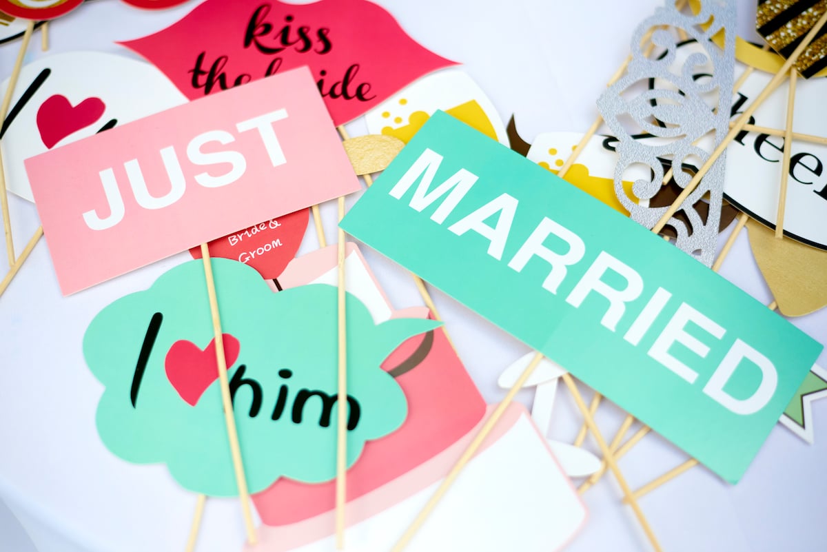 Married at First Sight event decorations from Lifetime covering cost of marriage licenses in Texas on July 10, 2018