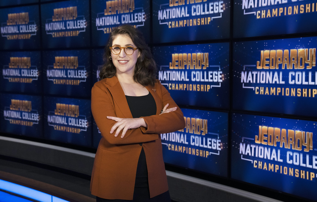 'Jeopardy!': Mayim Bialik Is Back at the Legendary Lectern and Fans Respond