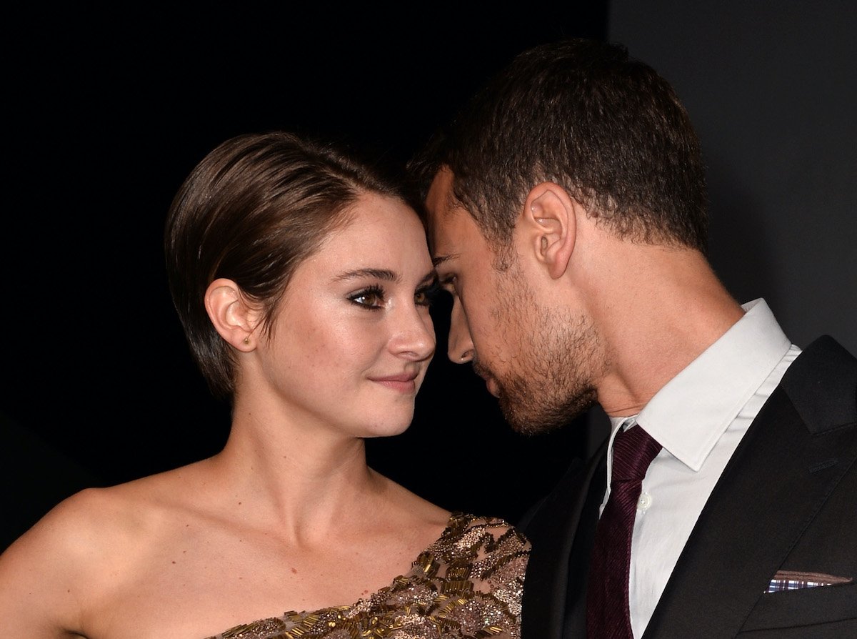 Shailene Woodley and Theo James gaze at each other at the Divergent film premiere