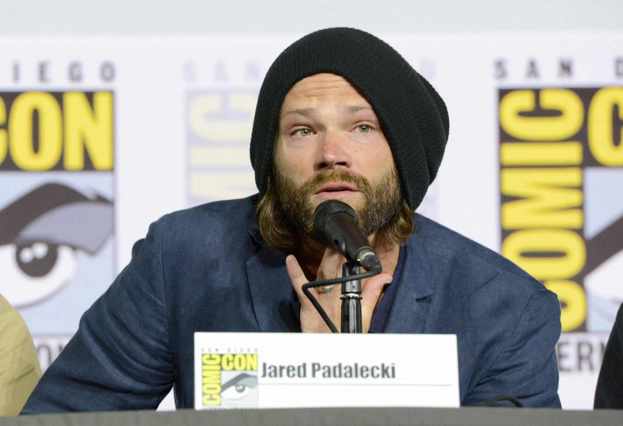 'Supernatural': Jared Padalecki wears a beanie at Comic-Con
