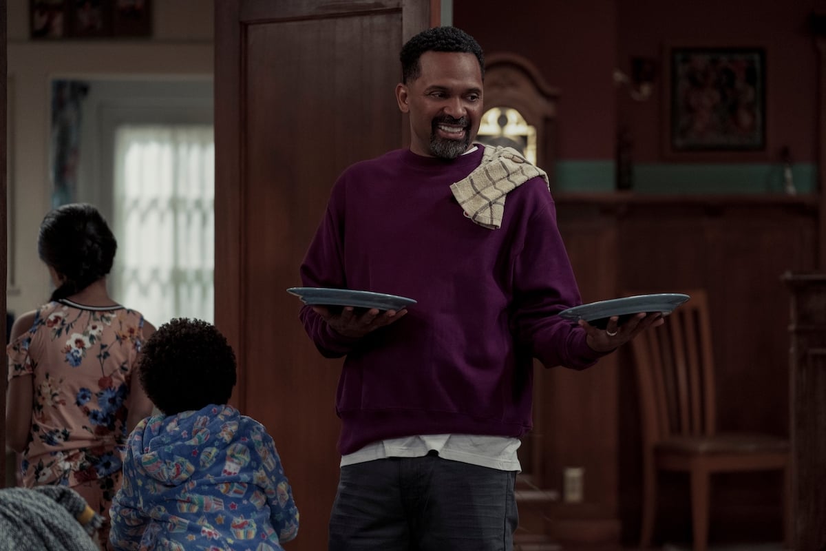 Mike Epps dressed as Bennie Upshaw in a scene from the Netflix sitcom 'The Upshaws'
