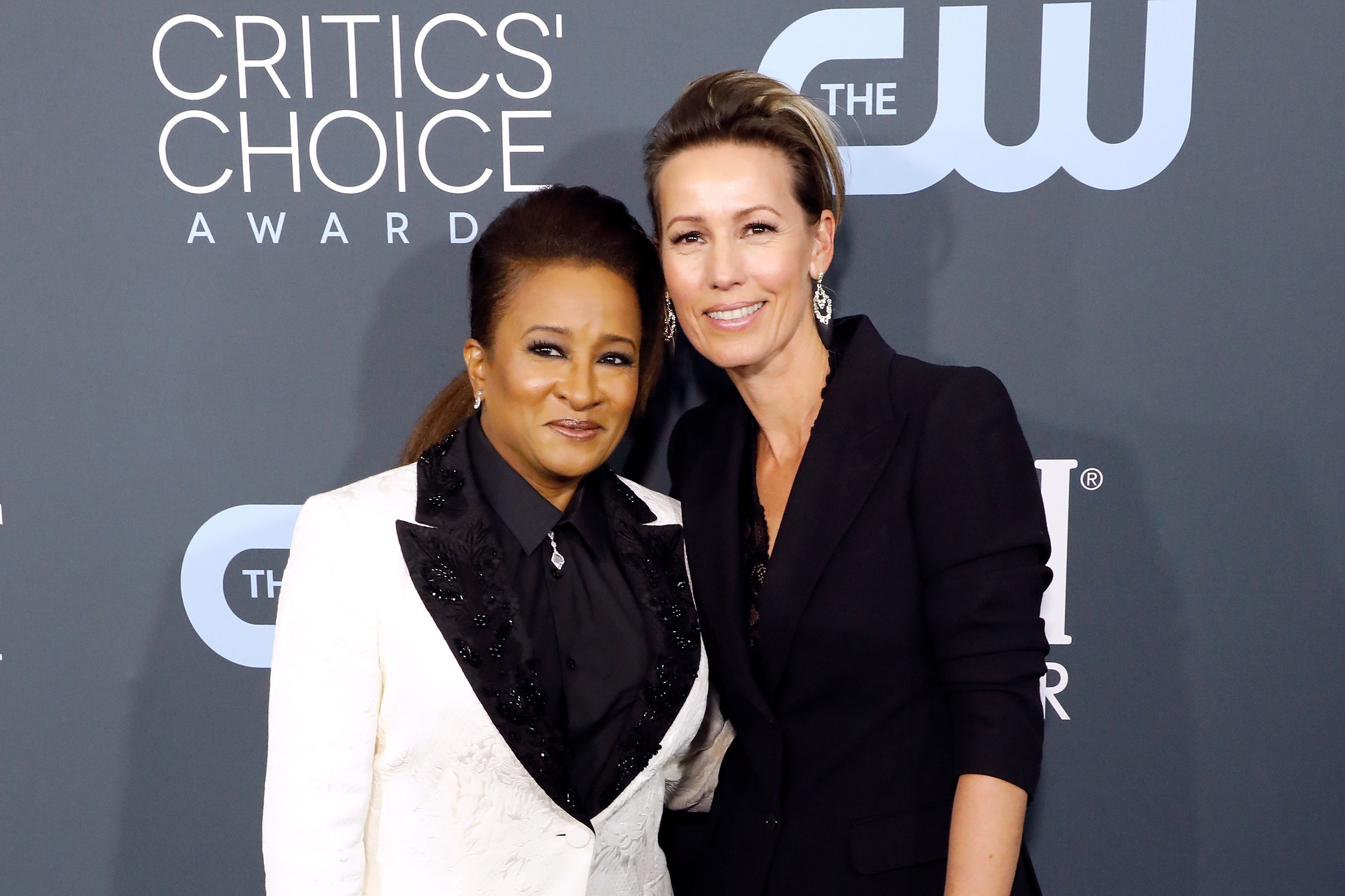 Wanda Sykes and her partner, Alex Sykes, pose for a photo together at the Critics' Choice Awards
