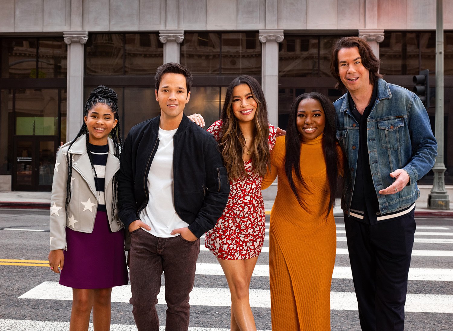 iCarly Season 2 cast members Miranda Cosgrove as Carly Shay, Jerry Trainor as Spencer, Nathan Kress as Freddie Benson, Laci Mosley as Harper, Jadyn Triplett as Millicent