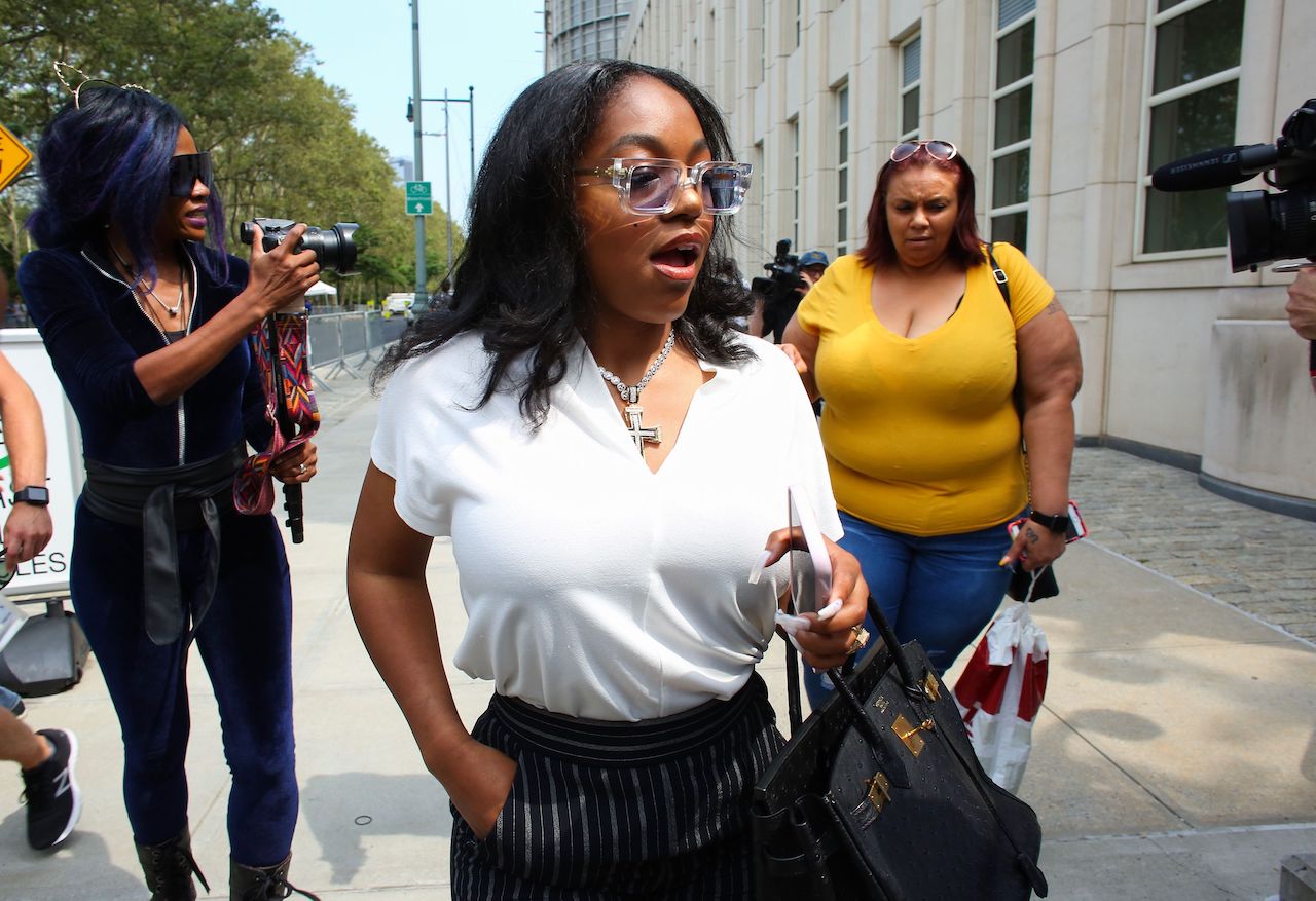 R. Kelly's ex-girlfriend Azriel Clary leaving courtroom