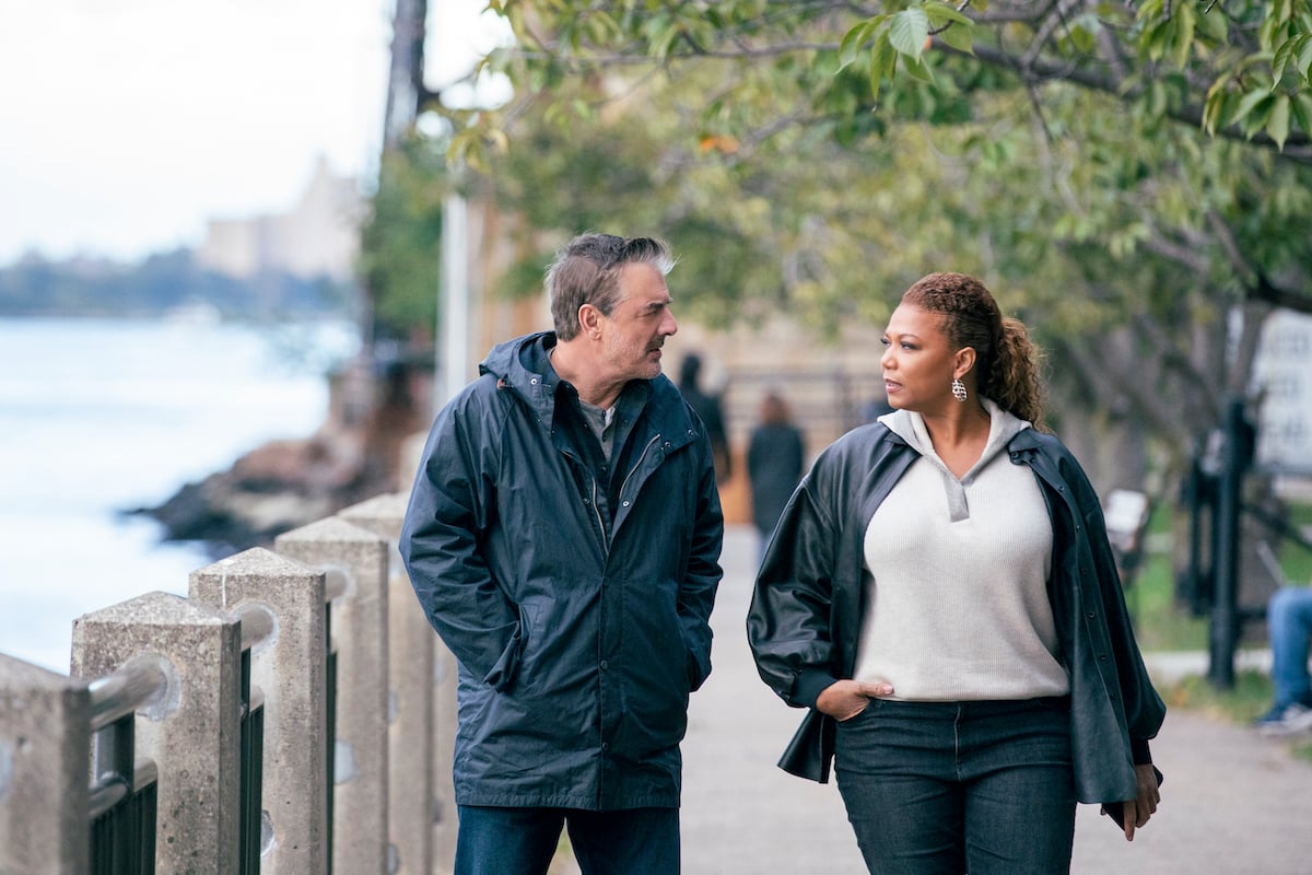 Chris Noth as William Bishop and Queen Latifah as Robyn McCall film a scene for 'The Equalizer'