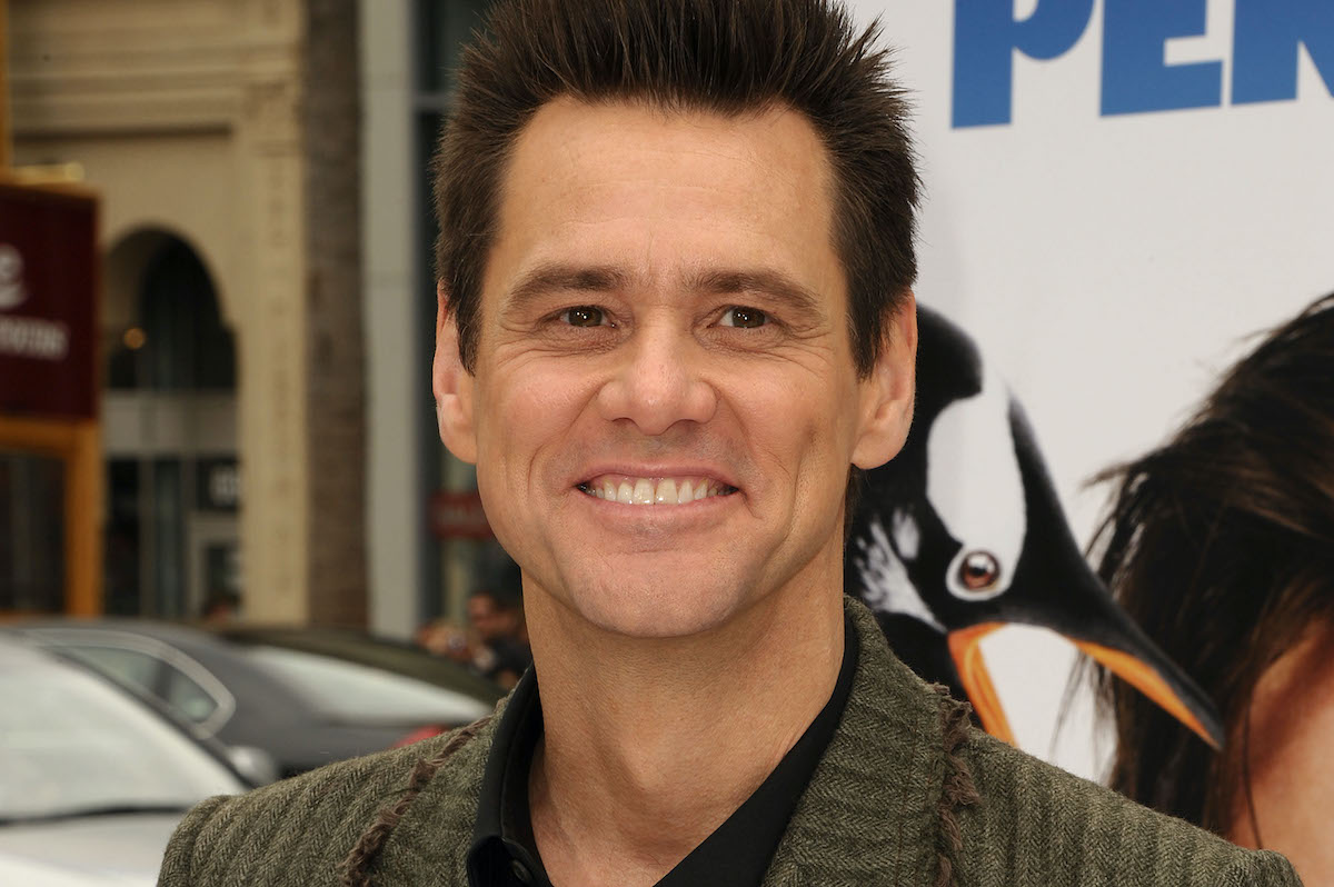 Jim Carrey smiles on the red carpet