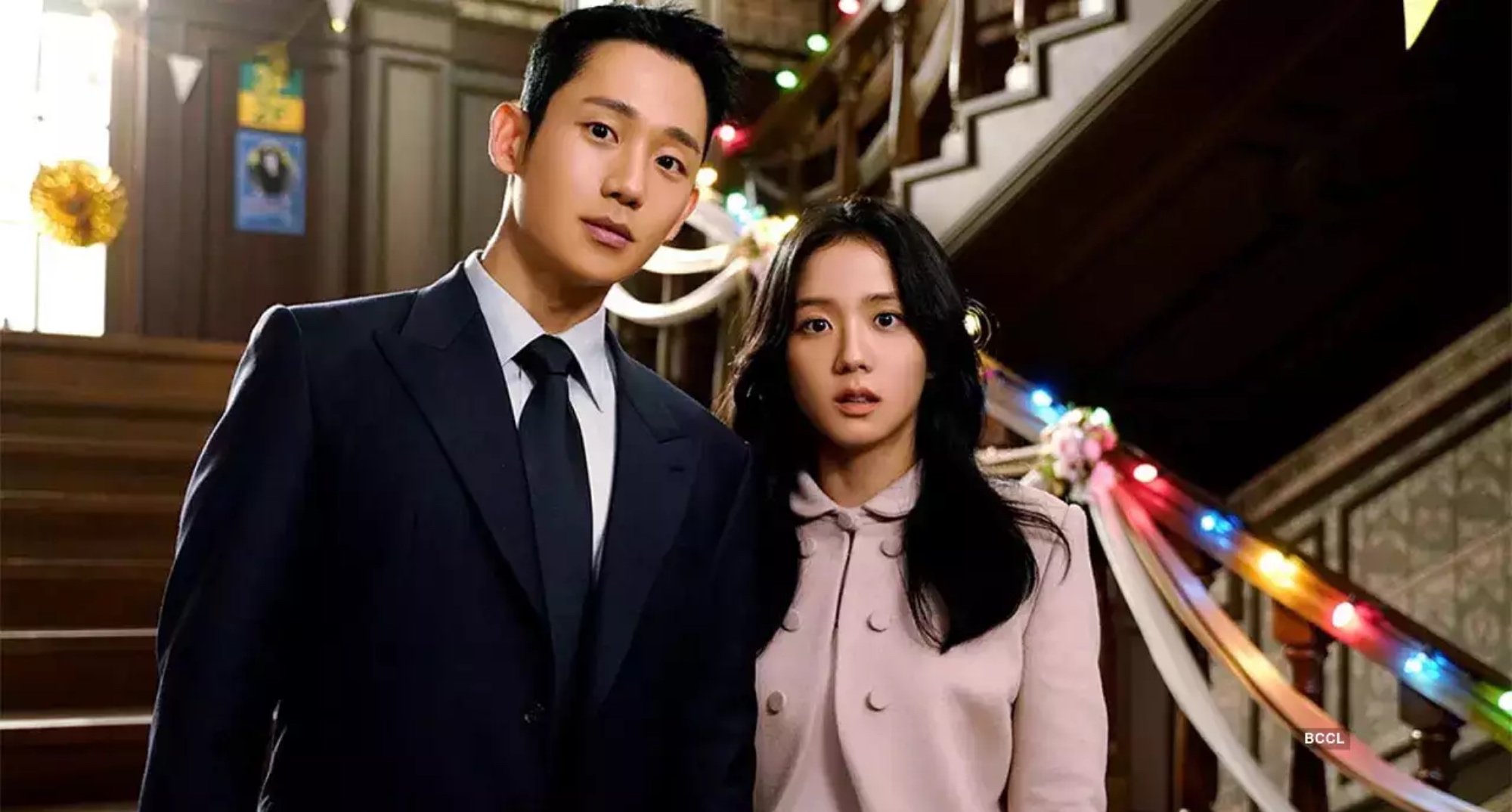 Jung Hae-in and Jisoo in JTBC 'Snowdrop' wearing suit and dress.