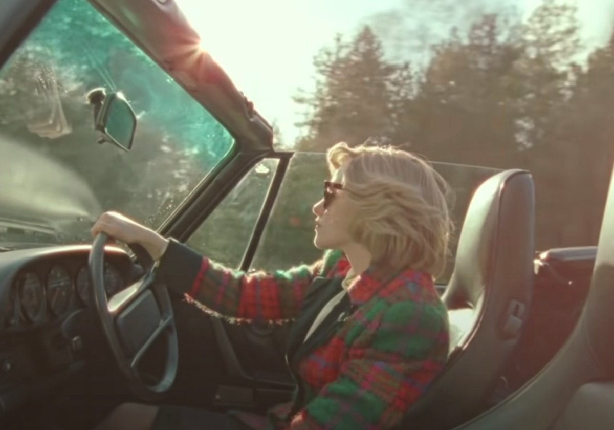 Kristen Stewart drives a car while filming 'Spencer'
