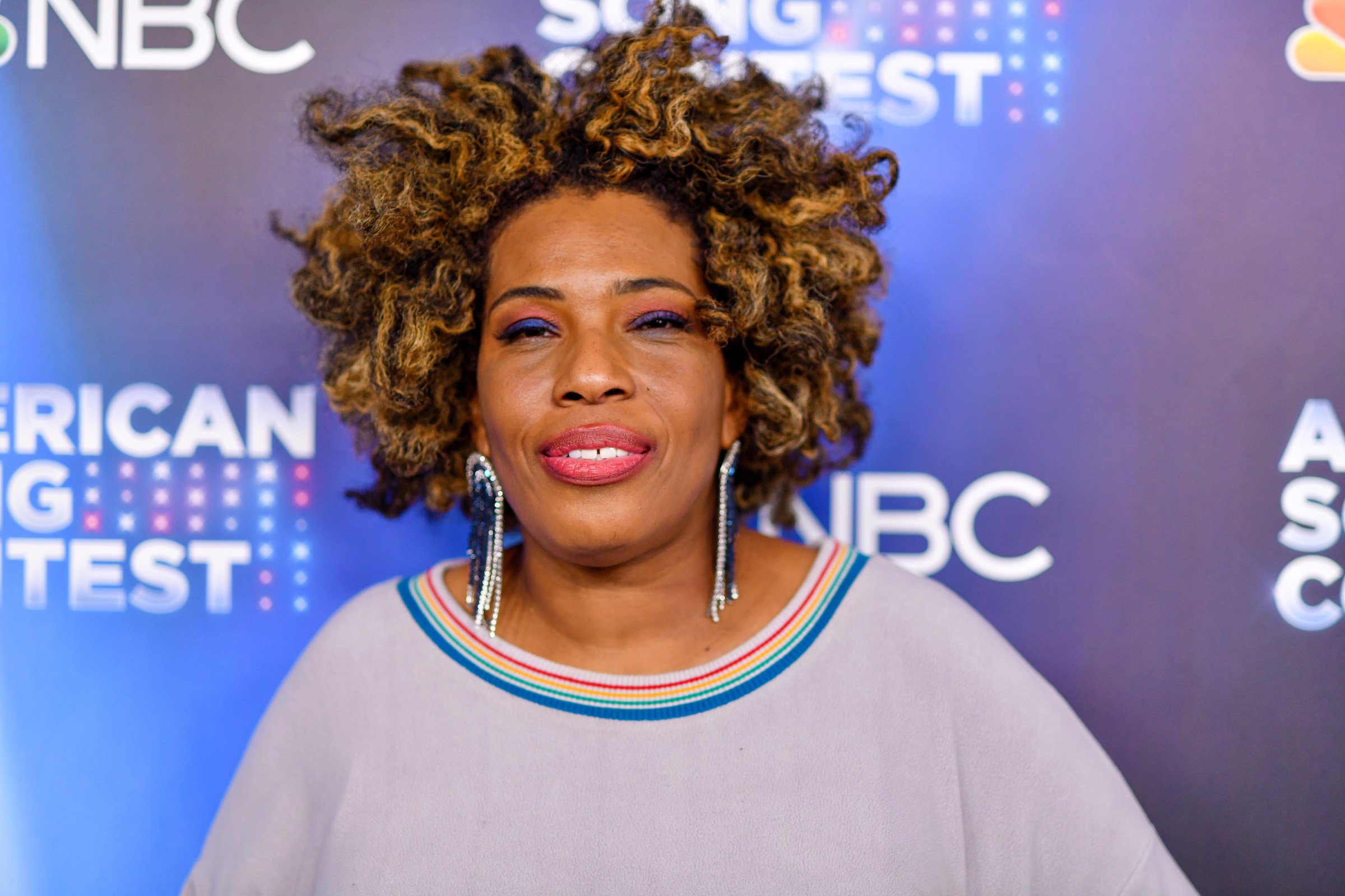 Macy Gray wearing gray