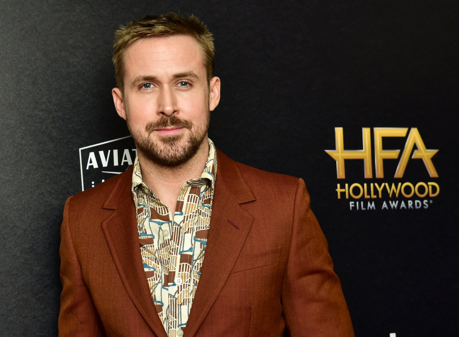 Ryan Gosling poses for press photos 