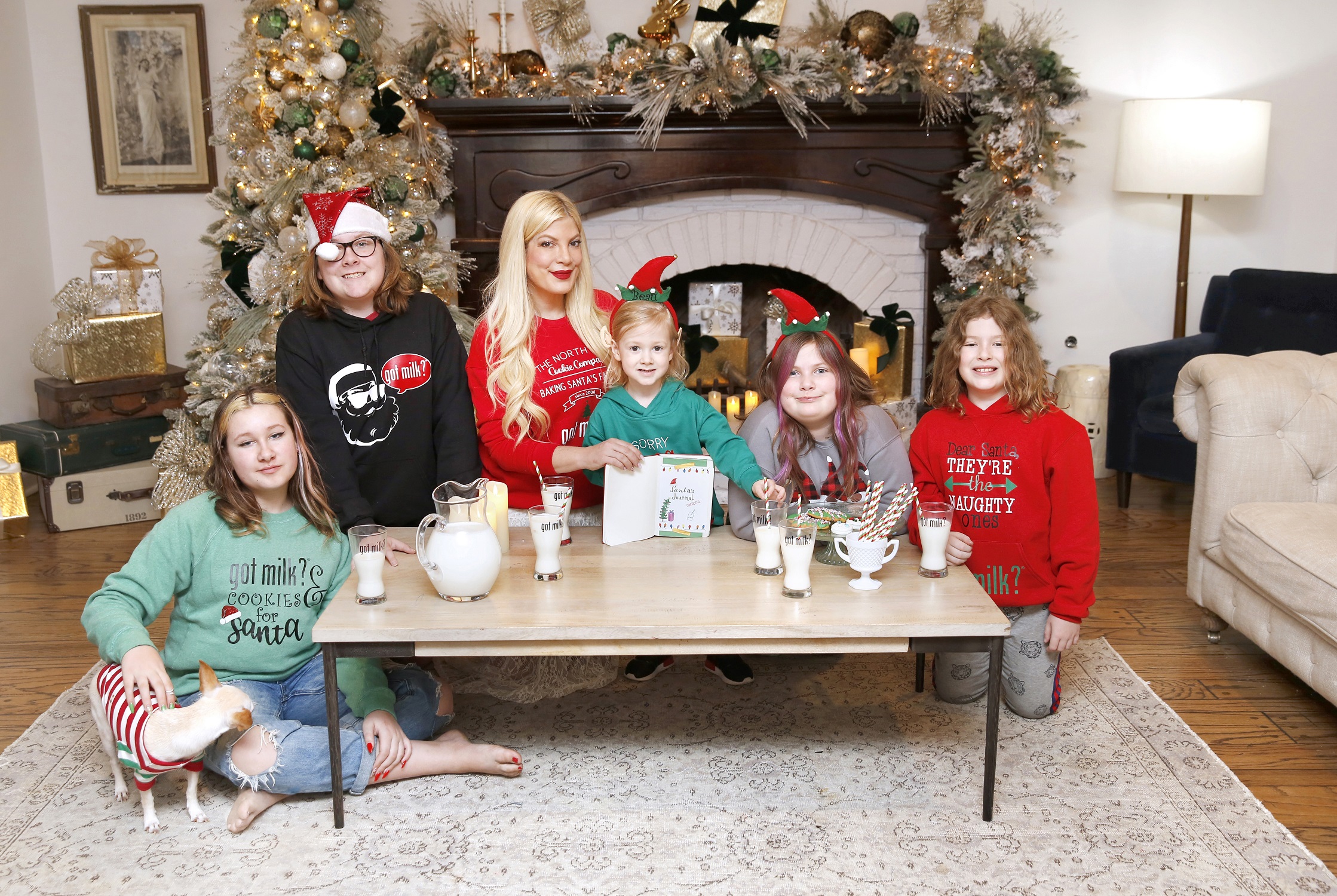 Tori Spelling with her children, Liam, Stella, Hattie, Finn and Beau McDermott in a 'Got Milk' campaign