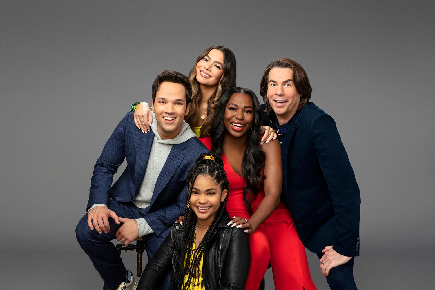 iCarly cast members Jaidyn Triplett as Millicent, Jerry Trainor as Spencer, Miranda Cosgrove as Carly, Nathan Kress as Freddie, Laci Mosley as Harper in season 2 episodes