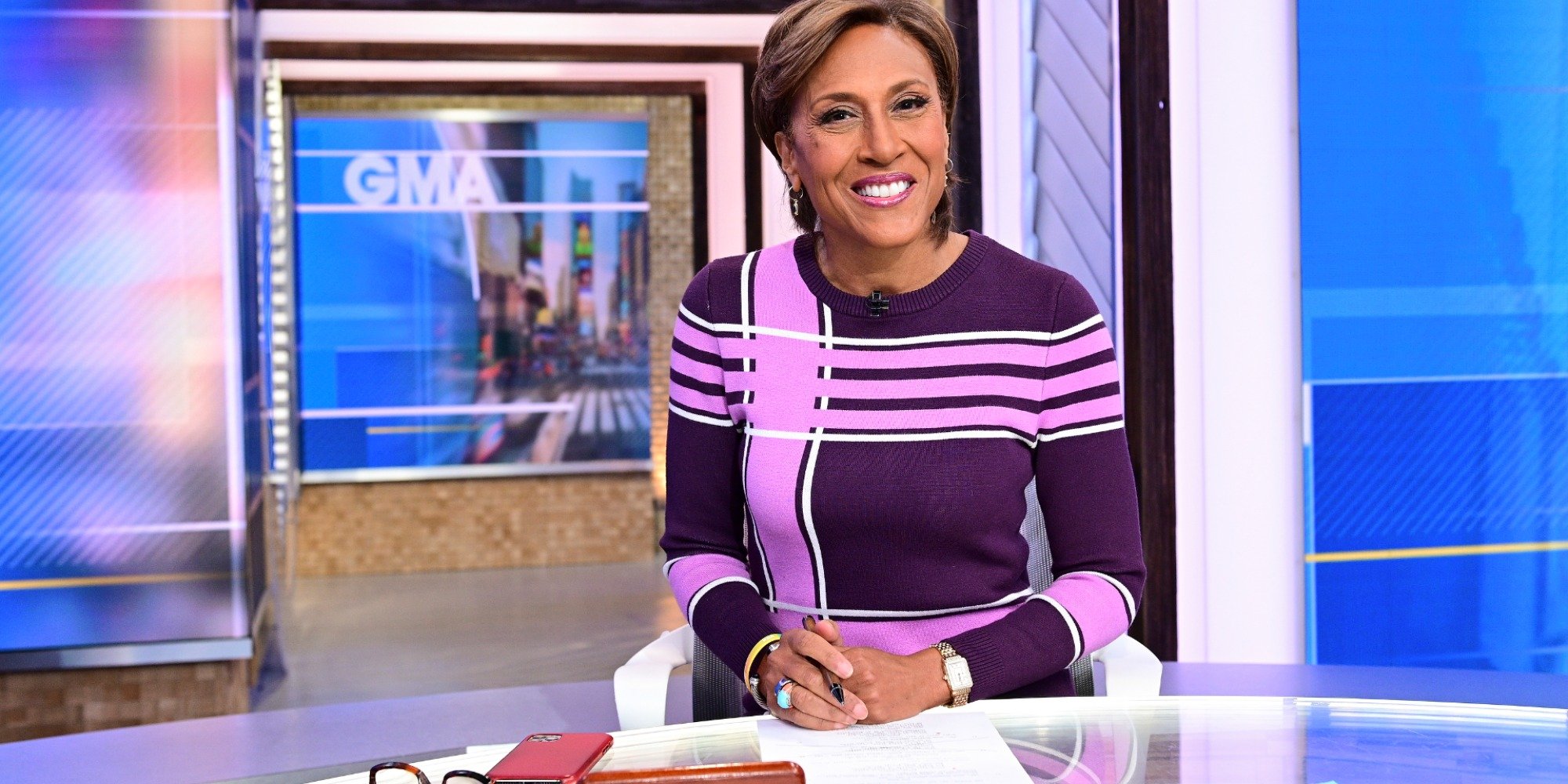 Robin Roberts at the anchor desk of Good Morning America.