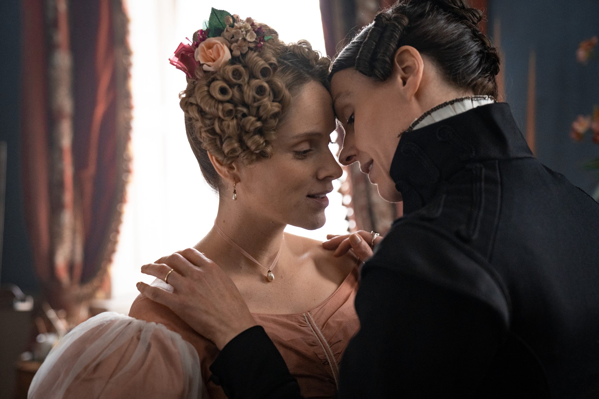 Anne Lister leaning in to kiss Ann Walker in 'Gentleman Jack'