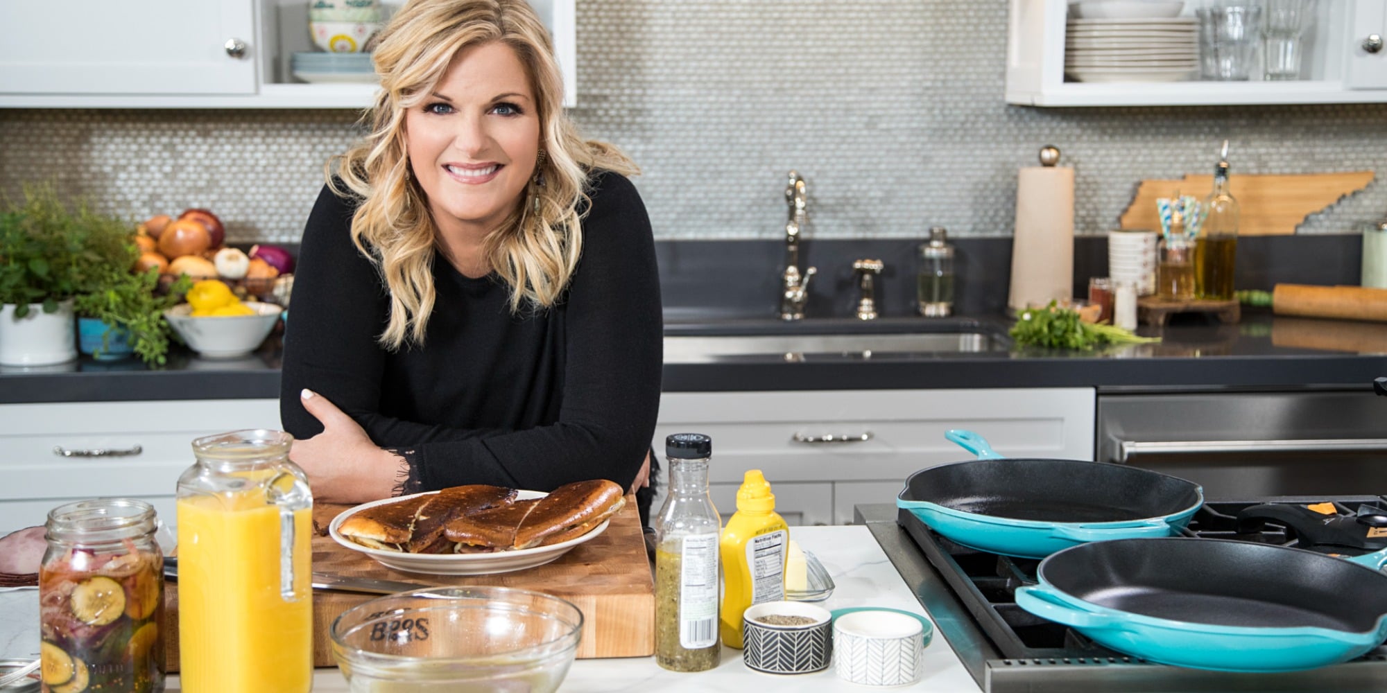 Trisha Yearwood's Honey Mustard Glazed Ham Has 4 Ingredients and Should