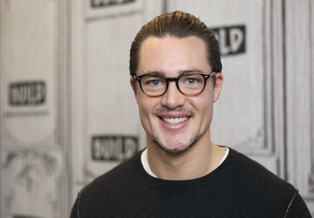 Alexander Dreymon smiling