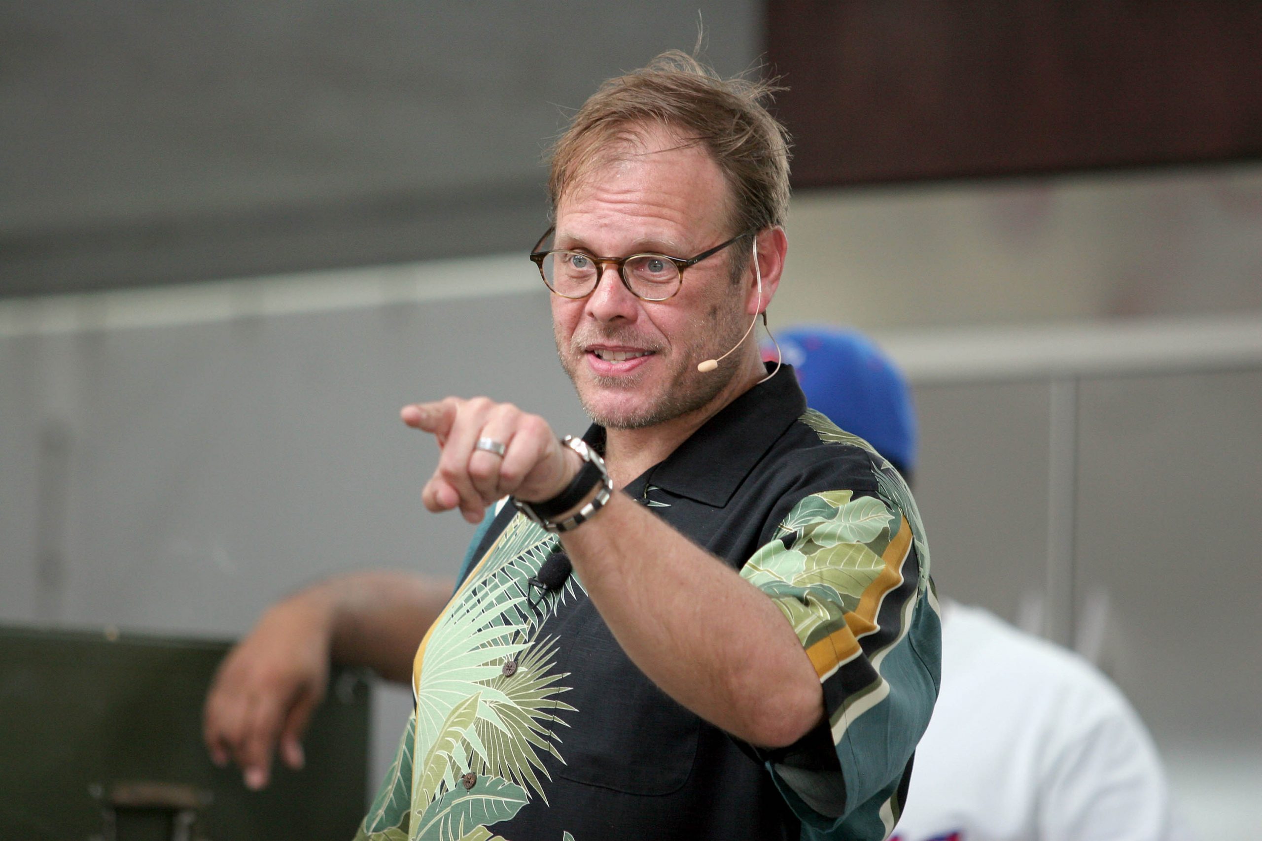 Alton Brown's Guacamole Has 1000+ FiveStar Ratings 'I Finally Like