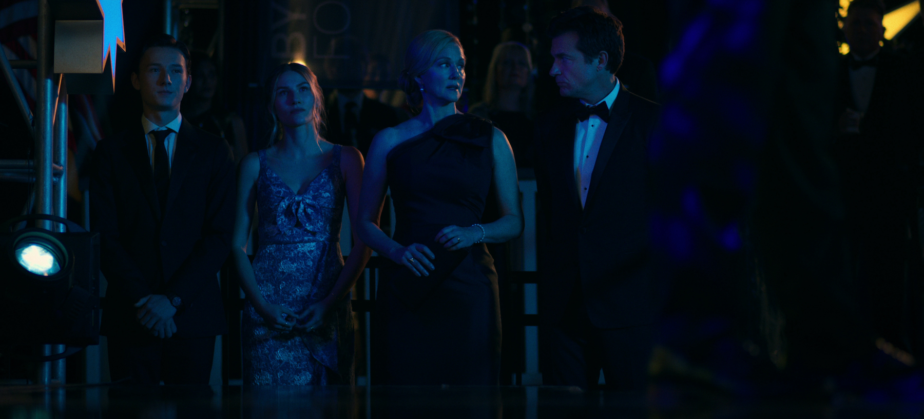 Skylar Gaertner as Jonah Byrde, Sofia Hublitz as Charlotte Byrde, Laura Linney as Wendy Byrde, Jason Bateman as Marty Byrde in the 'Ozark' series finale 