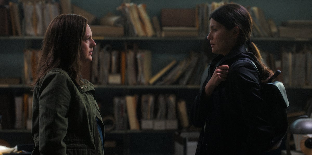 Elisabeth Moss and Phillipa Soo in a scene from 'Shining Girls' Season 1 Episode 5: 'Screamer'