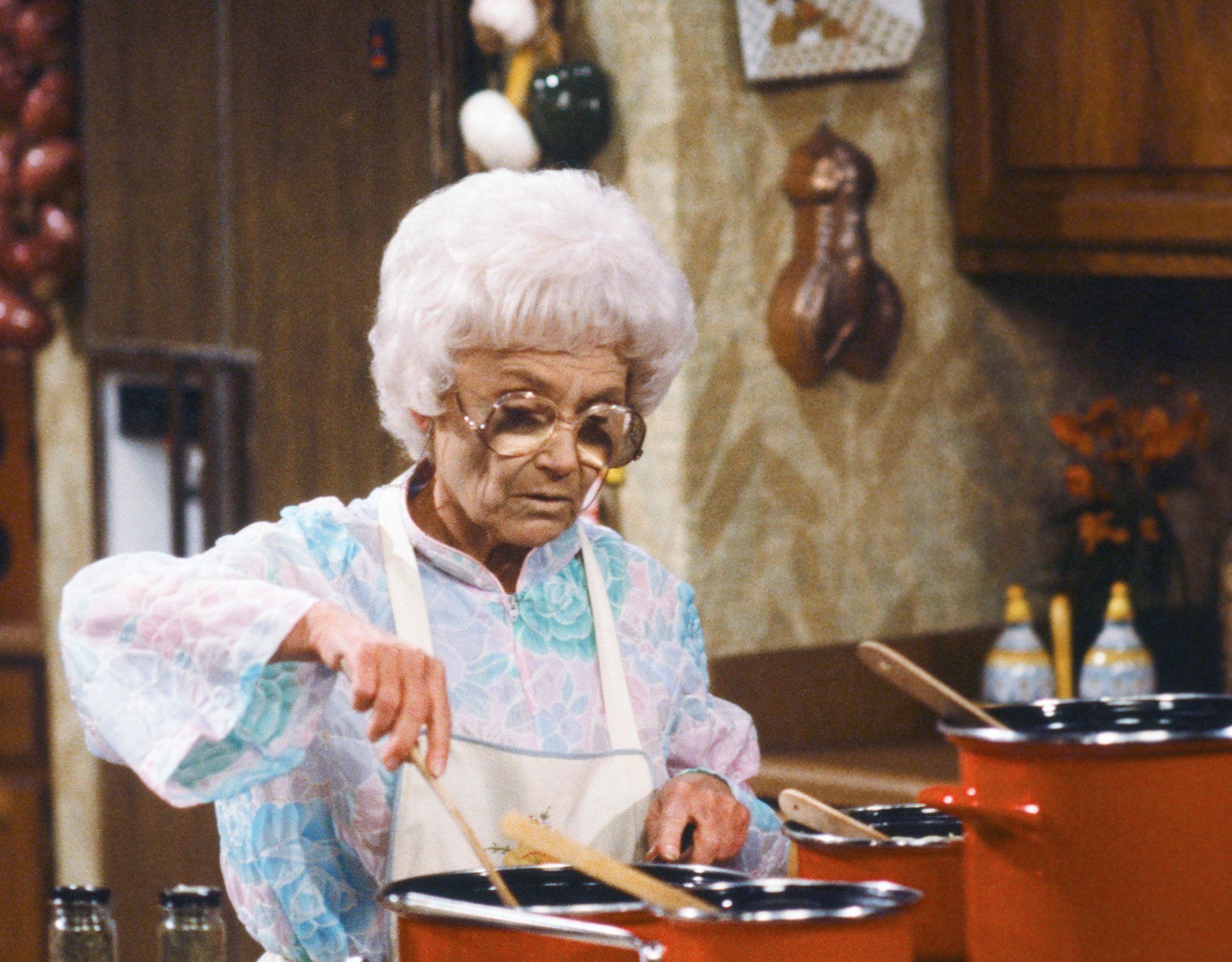 The Golden Girls' Did Not Have a Penis-Shaped Pan Hidden on the Kitchen Wall