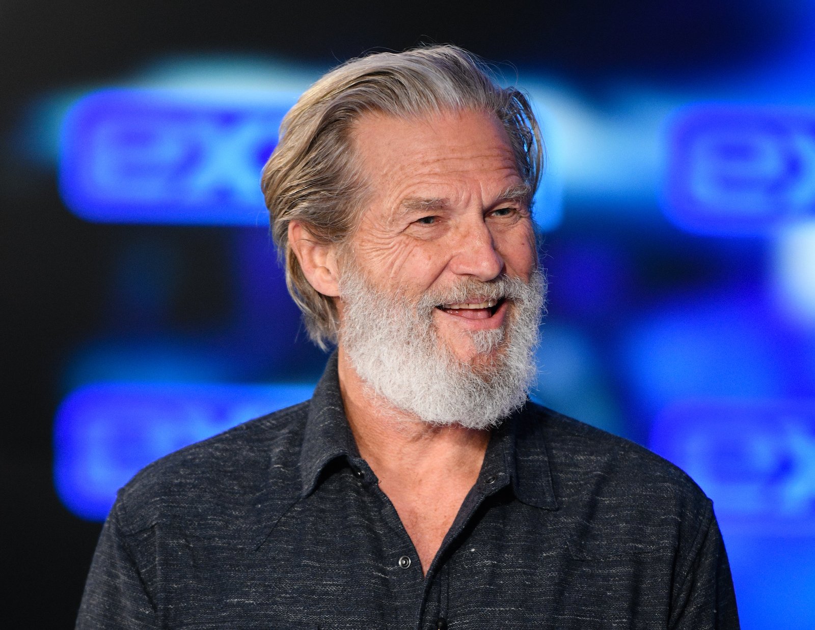 Jeff Bridges on the set of Extra in 2019