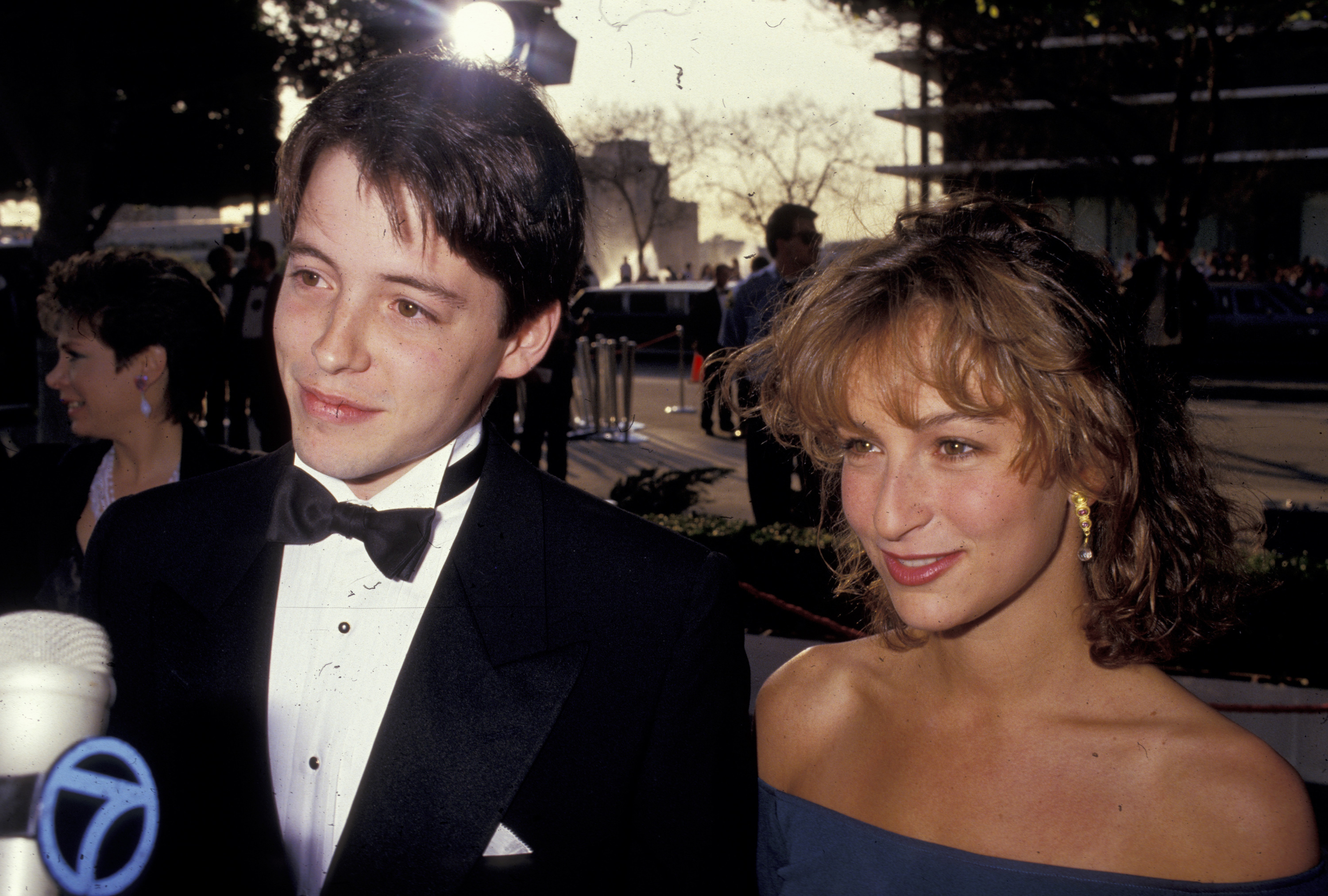 Matthew Broderick and Jennifer Grey on the red carpet.
