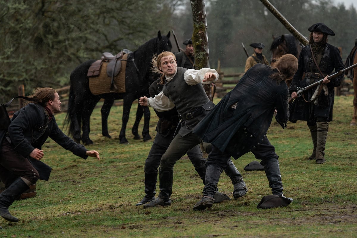 'Outlander' season finale: Sam Heughan punches attackers