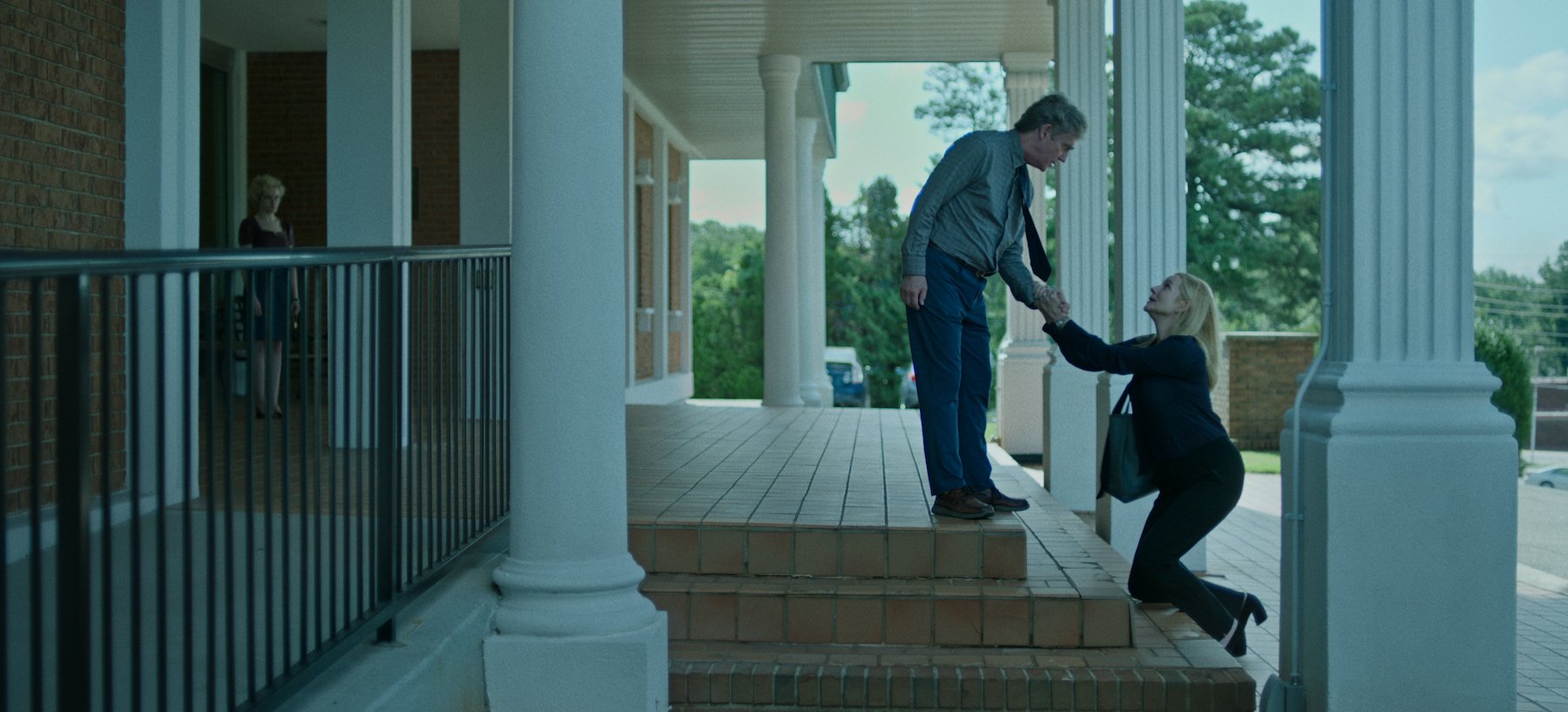 Julia Garner as Ruth Langmore, Richard Thomas as Nathan Davis, Laura Linney as Wendy Byrde in 'Ozark' Season 4 Part 2