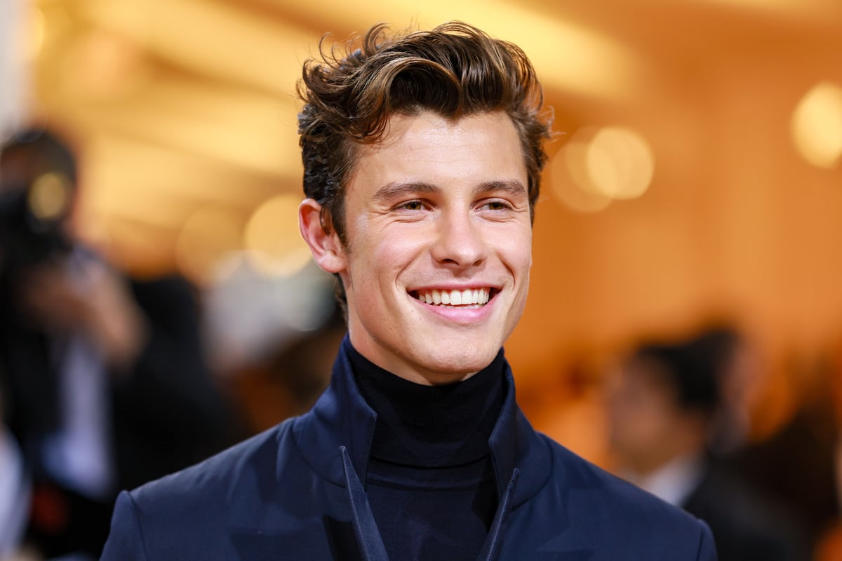 Shawn Mendes smiles on the red carpet at the 2022 Met Gala