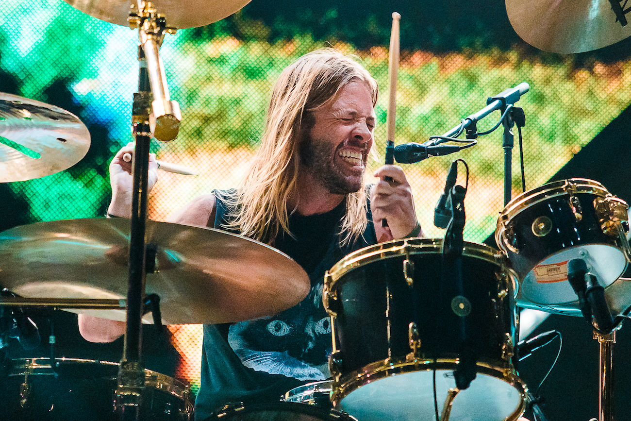 Taylor Hawkins performing with Foo Fighters at Allianz Parque in Brazil, 2018.