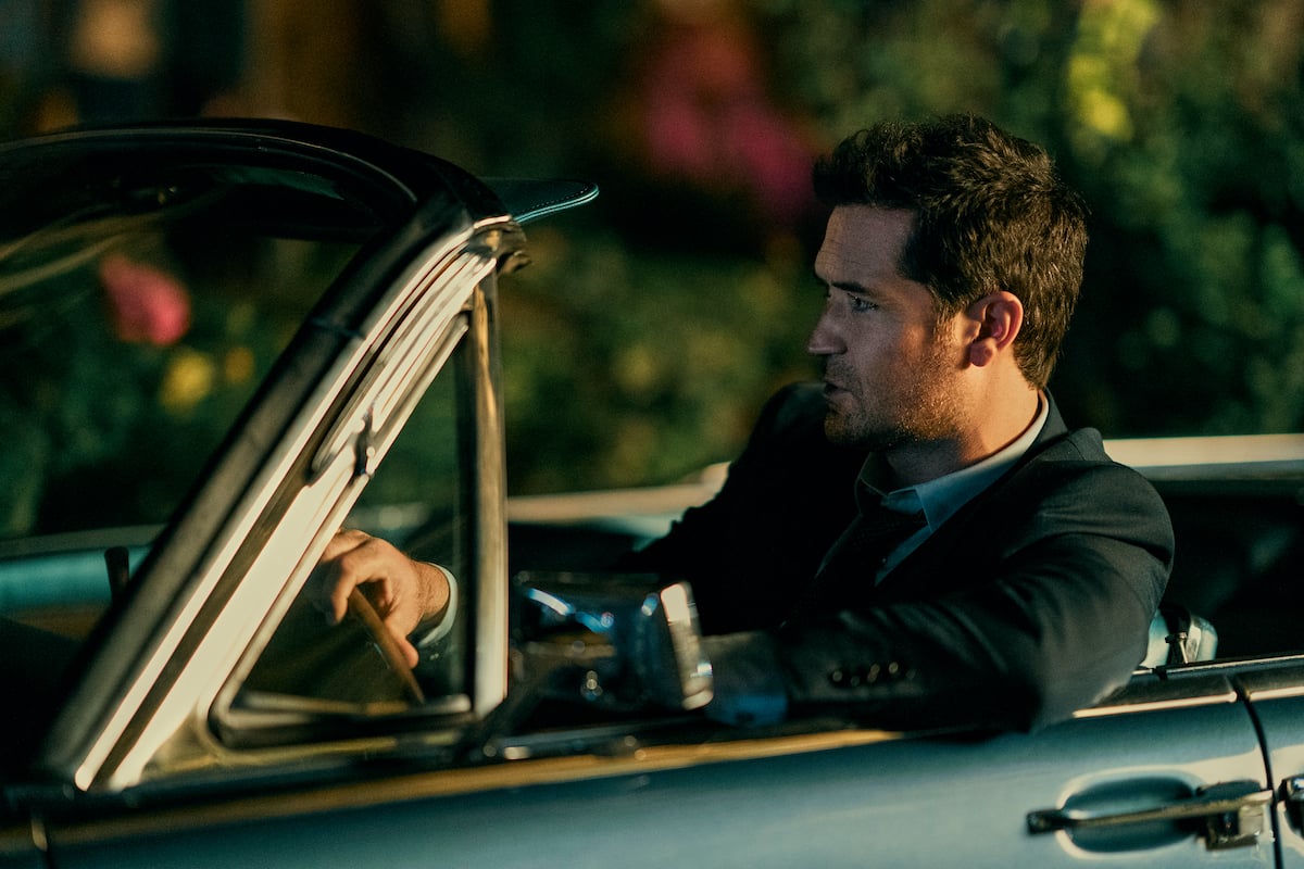 'The Lincoln Lawyer' cast member Manuel Garcia-Rulfo as Mickey Haller, who is driving a convertible