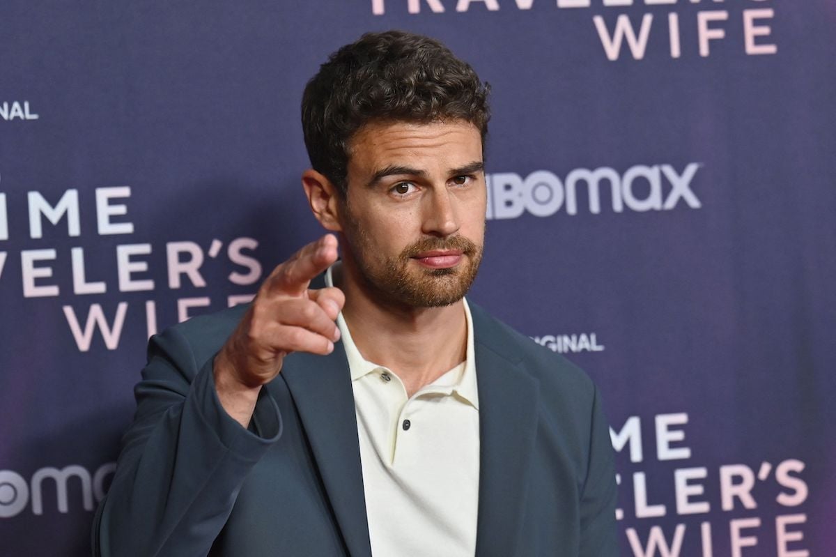 acting school grad Theo James attends the premiere of 'The Time Traveler's Wife'