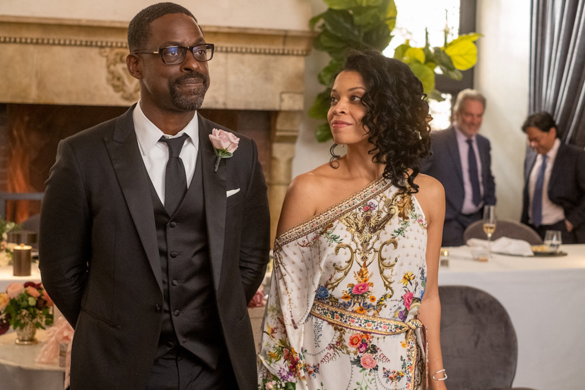 Randall and Beth from the 'This Is Us' Season 6 finale dressed up standing next to each other