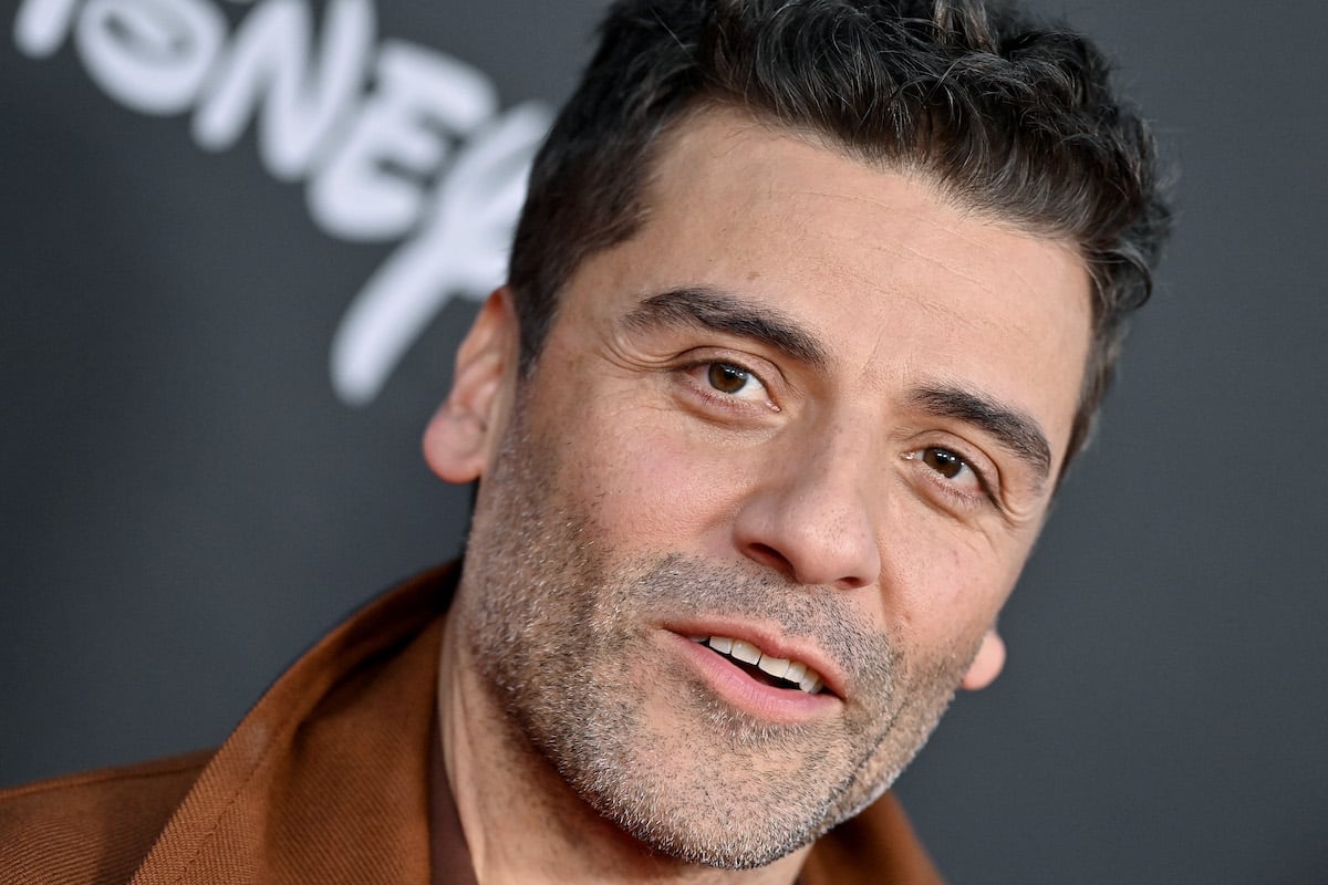 What languages does Oscar Isaac speak; Oscar Isaac bilingual