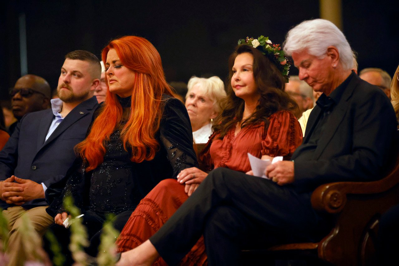 Wynonna Judd and Ashley Judd pay tribute to Naomi Judd