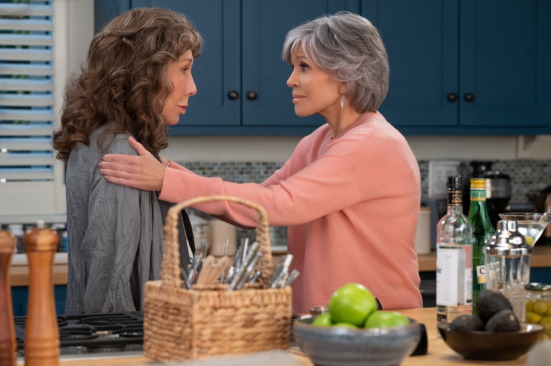 Lily Tomlin as Frankie and Jane Fonda as Grace in 'Grace and Frankie'
