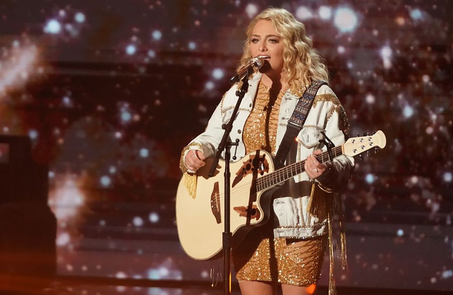 HunterGirl performs during the American Idol 2022 finale.