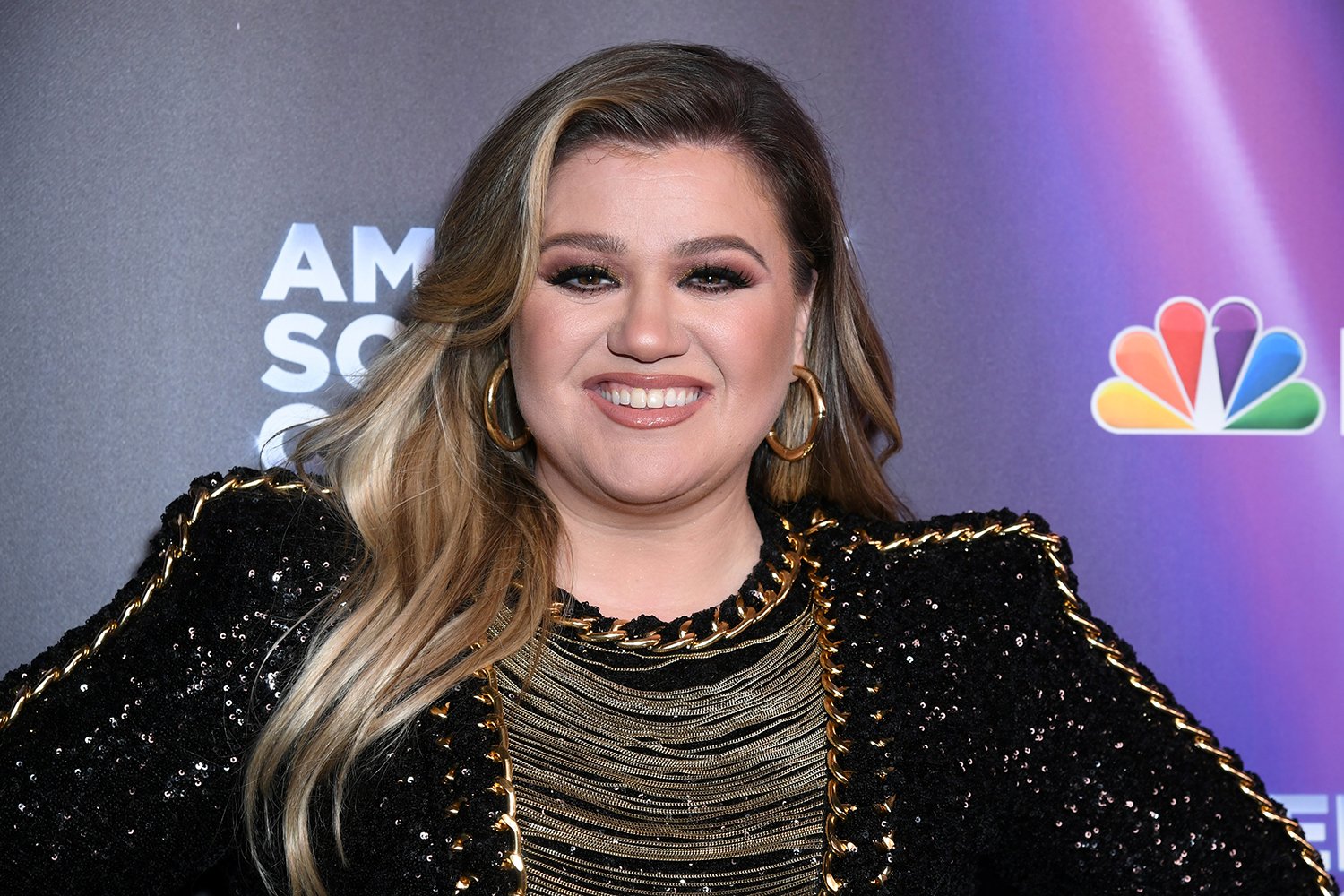 Kelly Clarkson poses at the American Song Contest finale as The Voice Season 22 announces its coaches.
