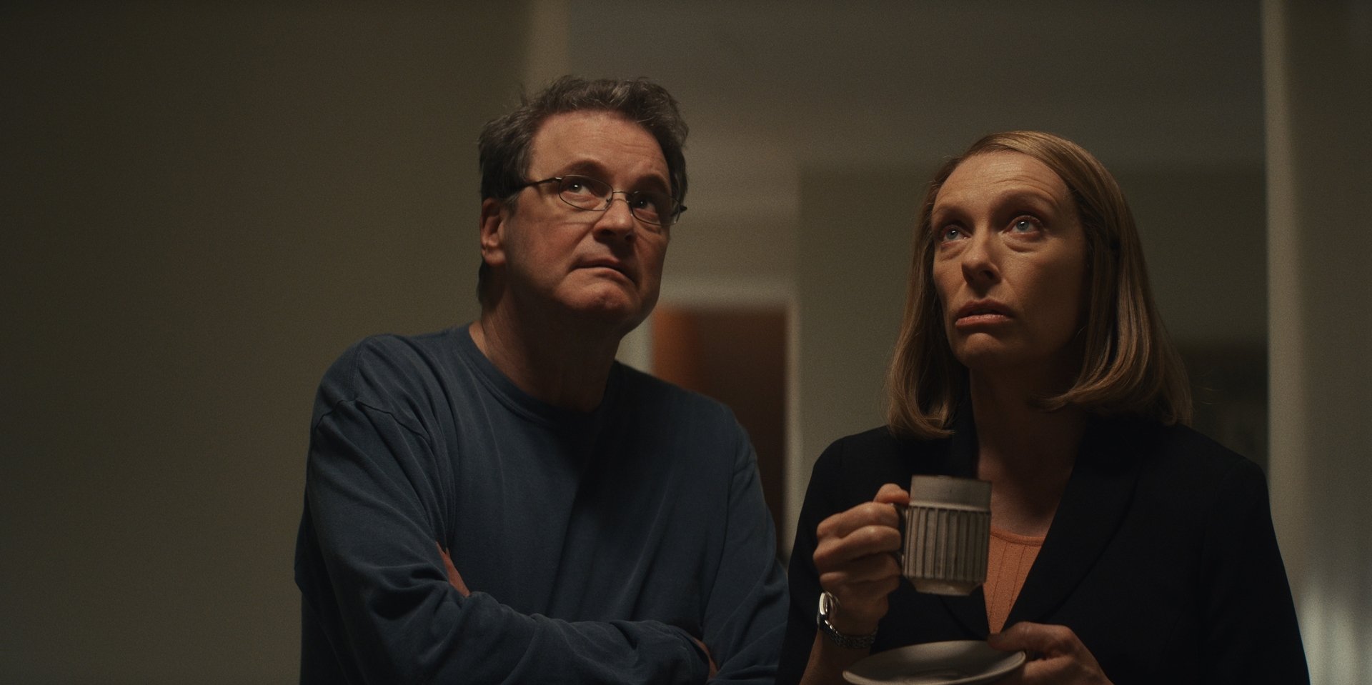 Michael Peterson (Colin Firth) and his wife Kathleen Peterson (Toni Collette) in the fictional story 'The Staircase'