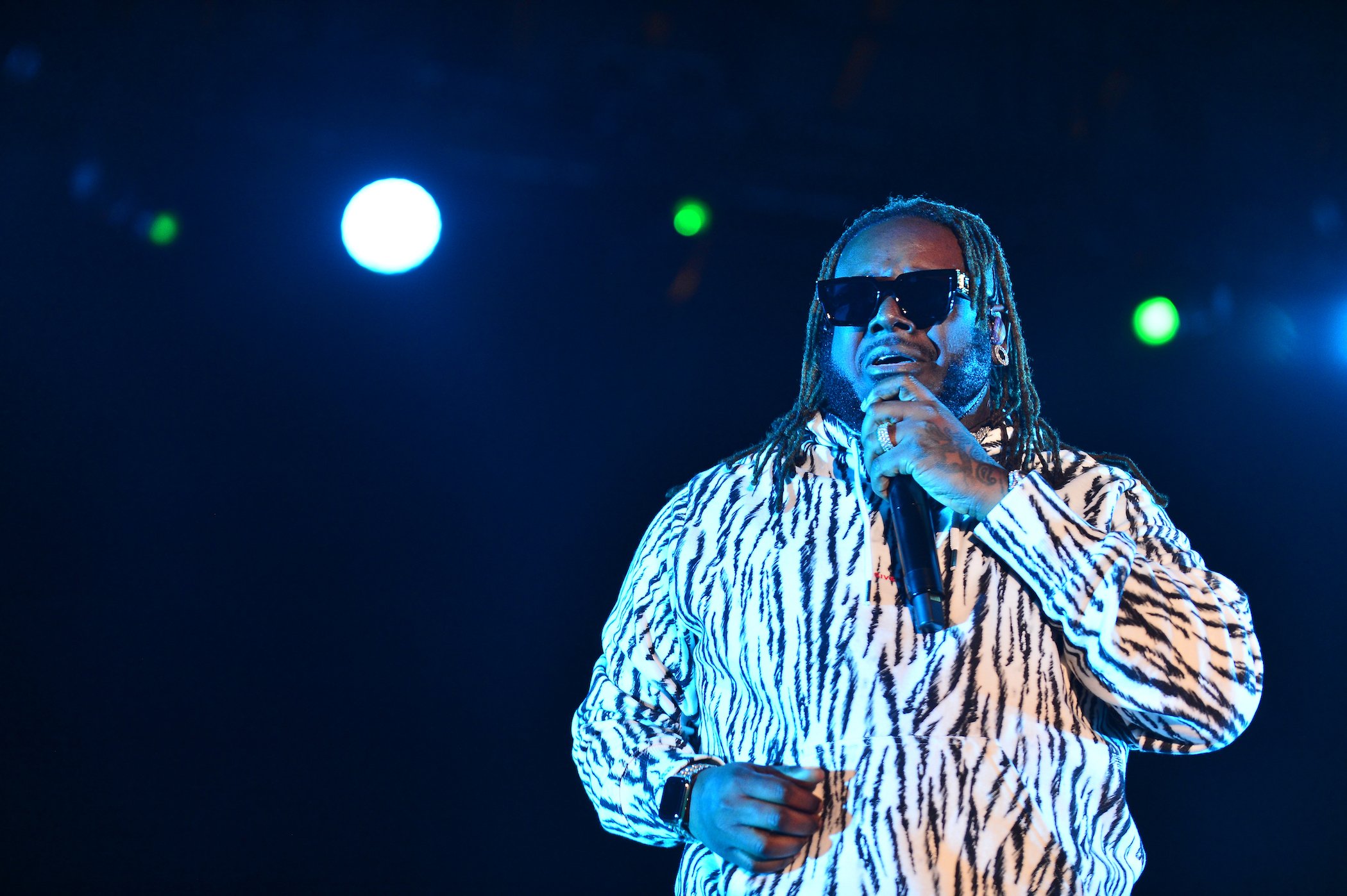 T-Pain performs live on stage with The Roots and DJ Jazzy Jeff during the 15th Annual Jazz In The Gardens Music Festival